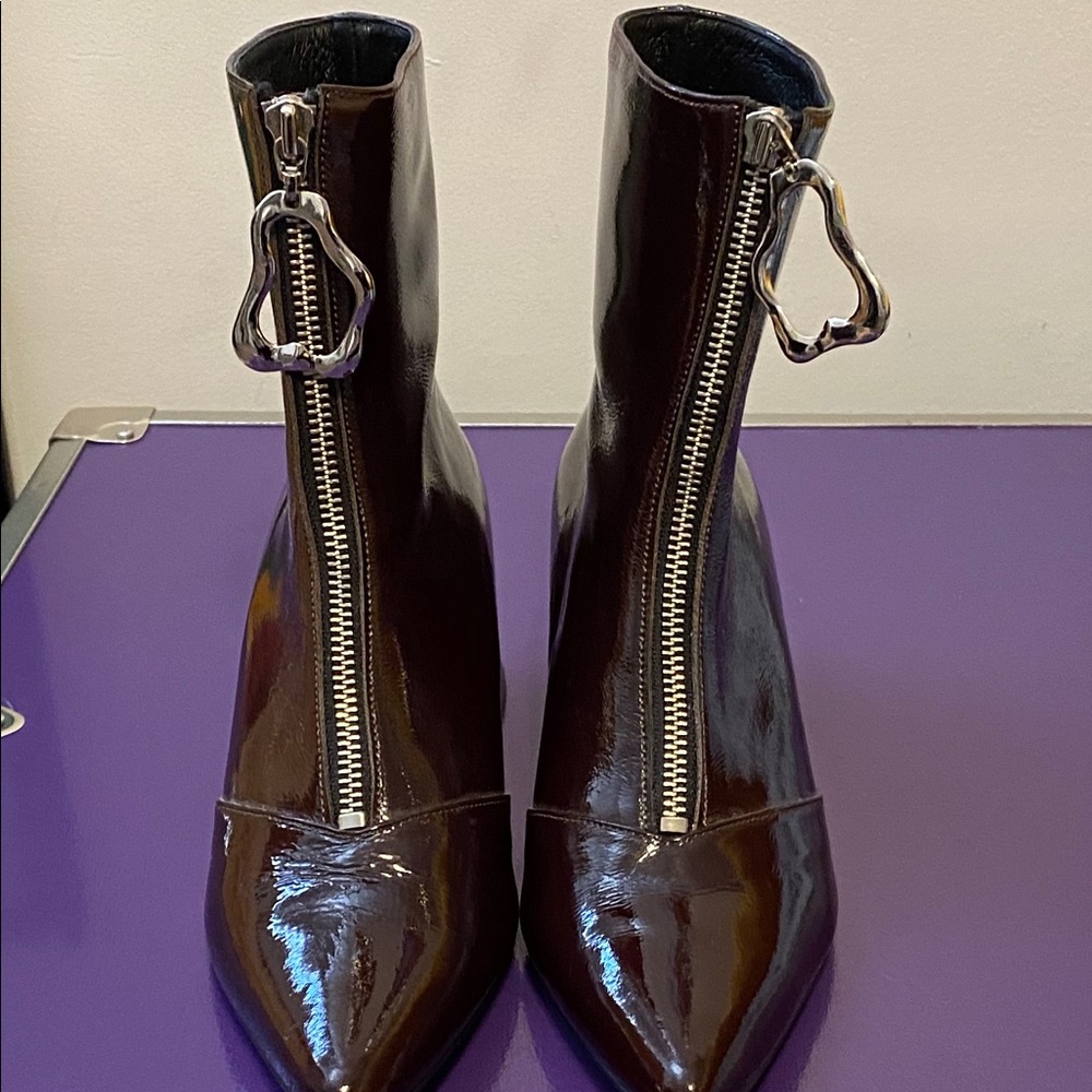 burgundy Yuul Yie 60 zipped patent leather boots